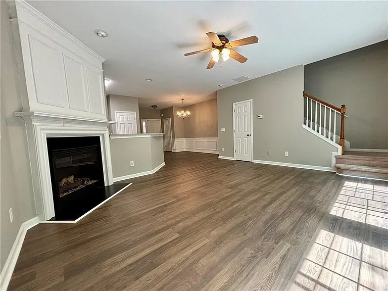 1998 Hailston Dr — Photo 12