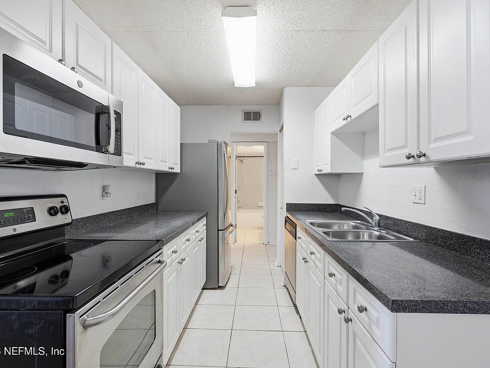 1st image of 355 MONUMENT Road #10 D1