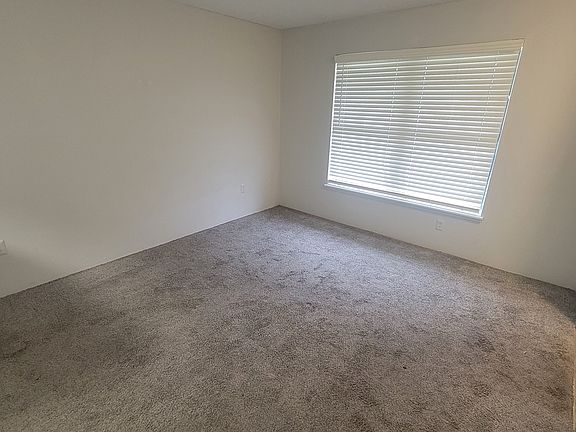 4th image of 5218 Eastwinds Dr
