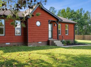 103 Ravenwood Cir, Dickson, TN 37055