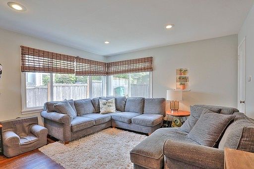1st image of 4202 4th Ave NW