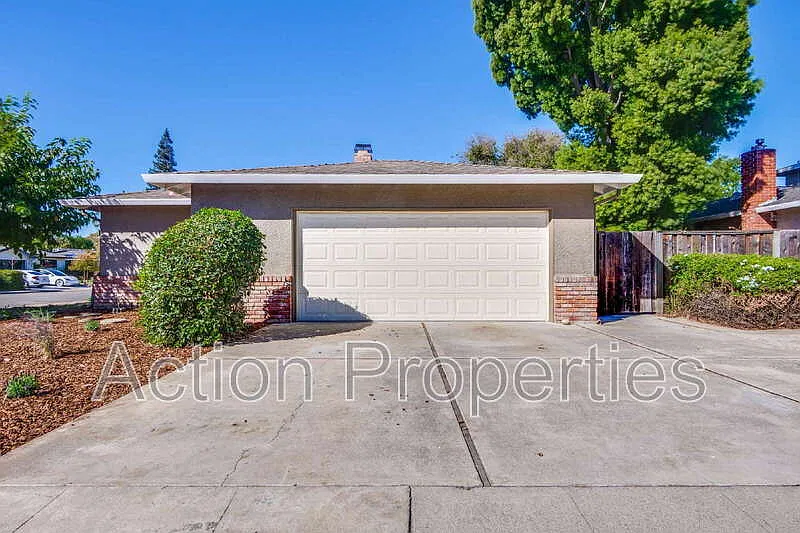 3 bed, 2.0 bath, 1600 sqft, $7,195 — Photo 4