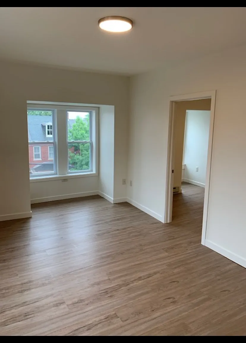 601 N Lime St — Photo 3