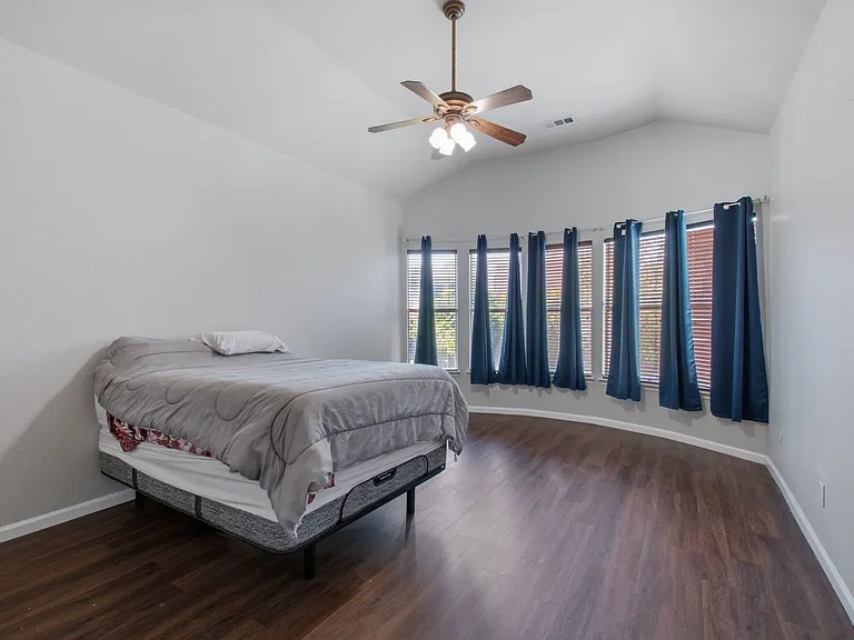 9309 Stonewood Dr — Photo 30
