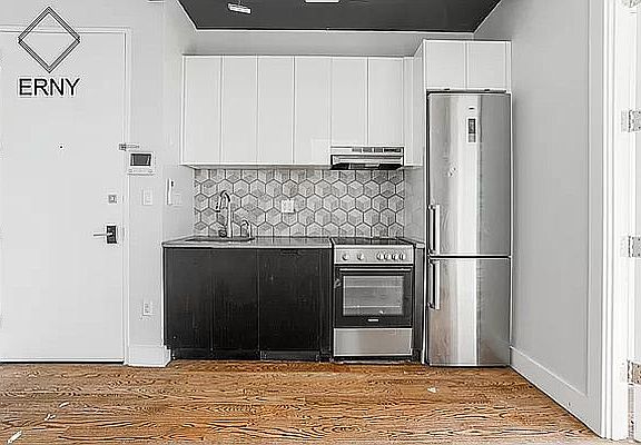 4th image of 2734 Snyder Ave #4FF