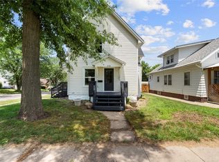 1356 Hinkley Ave NW, Cedar Rapids, IA
