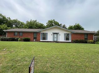 707 Ed Hall Dr, Kaufman, TX 75142
