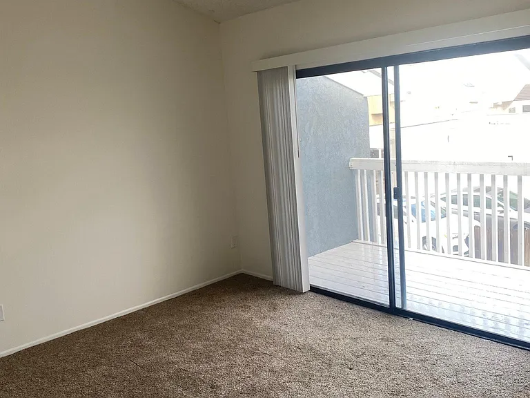 209 Toronto Ave #3 — Photo 4