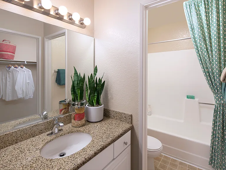 Newport North Apartment Homes — Photo 21