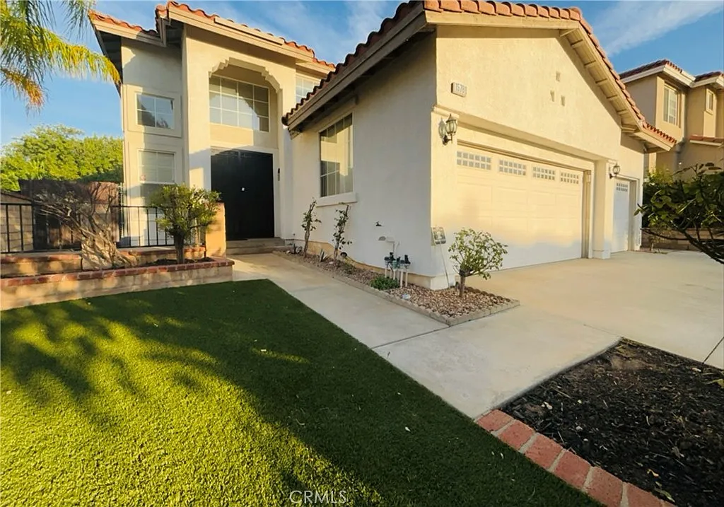 4 bed, 2435 sqft, $3,695 — Photo 2