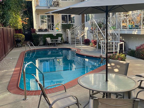 2nd image of 376 College Ave APT 2