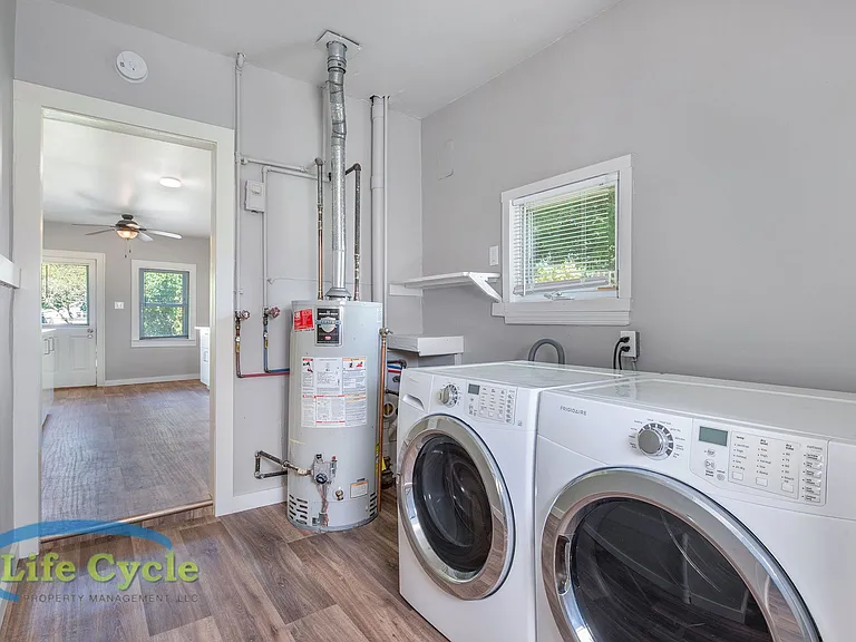 1314 Beechwood St NE — Photo 7