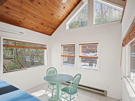 3rd image of 680 Timberlane Dr #A