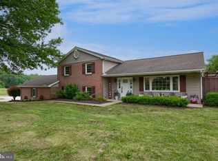2107 Ashwood Ln, Elizabethtown, PA 17022
