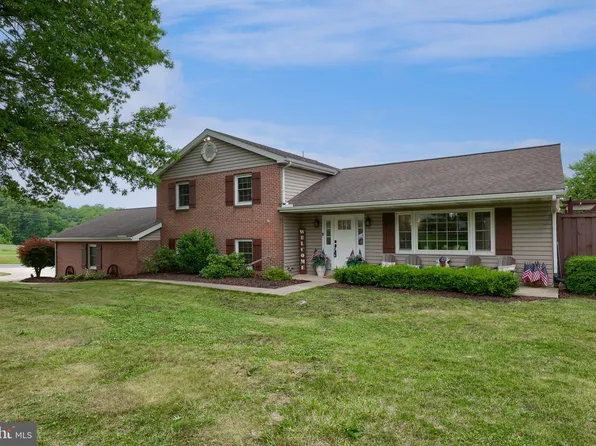 2107 Ashwood Ln, Elizabethtown, PA 17022