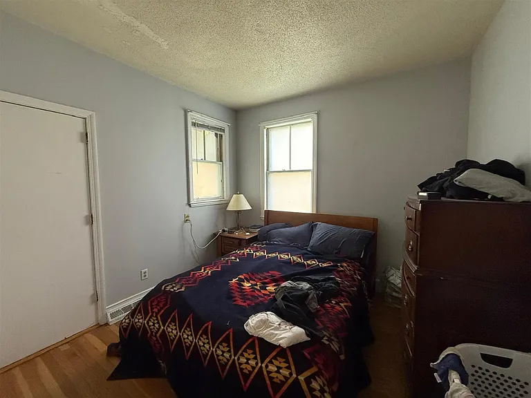 34 Central St — Photo 17