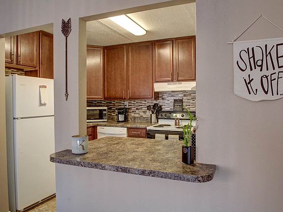 3rd image of 1414 W Glen Ave APT 208A