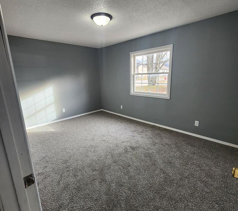 2nd image of 421 S 19th St #16
