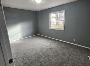 421 S 19th St #16, Herrin, IL 62948