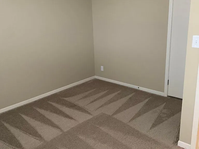 Superior Place Apartments — Photo 77