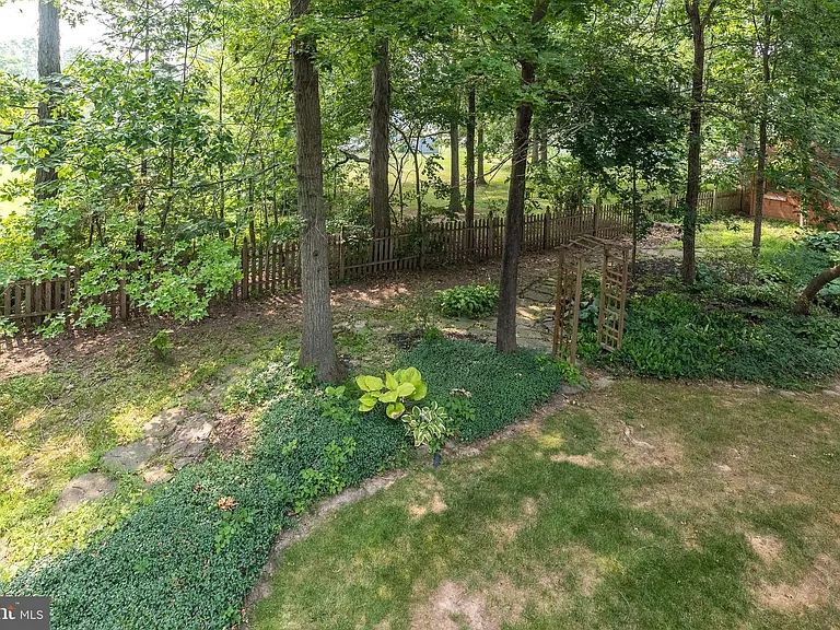100 Live Oak Dr — Photo 57