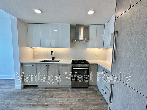 3rd image of 1588 Ellis St #1903