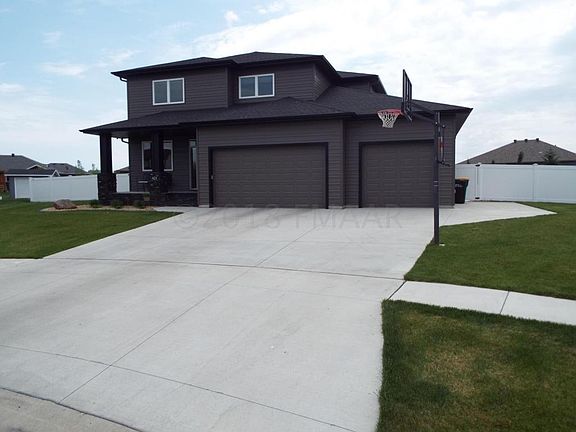 2nd image of 421 Persimmon Pl W