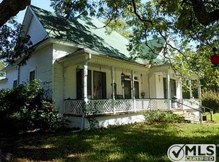 102 Miller St, Pecan Gap, TX 75469