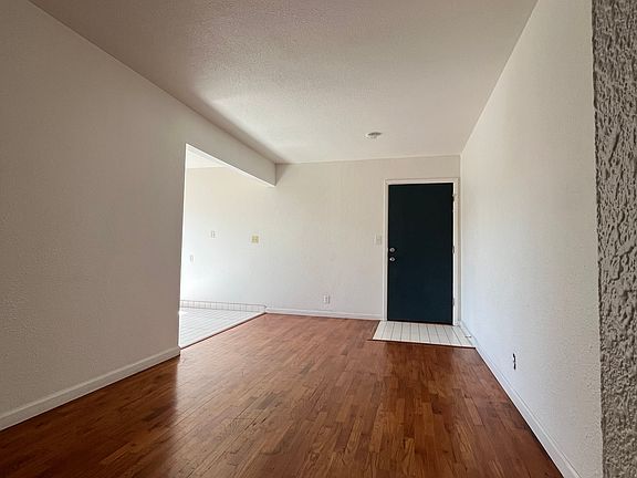 4th image of 977 N 7th St APT 5