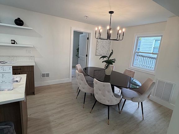 4th image of 23 Buckingham Rd #1A