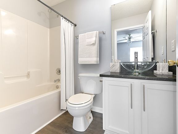 2nd image of 210 Sunset Dr #11117965