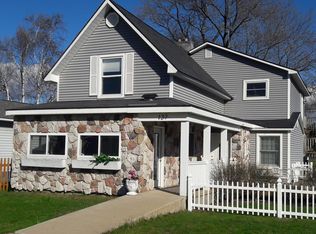 137 S Benzie Blvd, Beulah, MI 49617