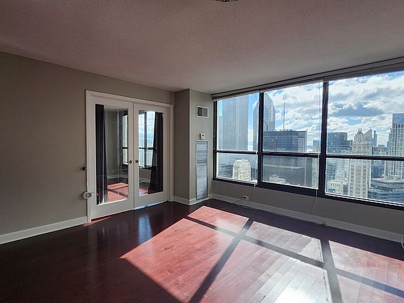 2nd image of 405 N Wabash Ave Unit 4906