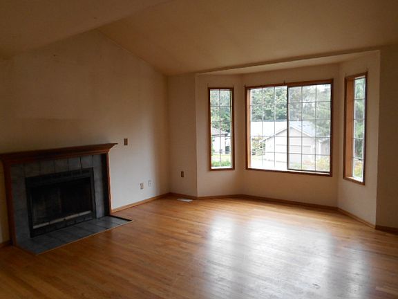 3rd image of 3917 S 284th Pl