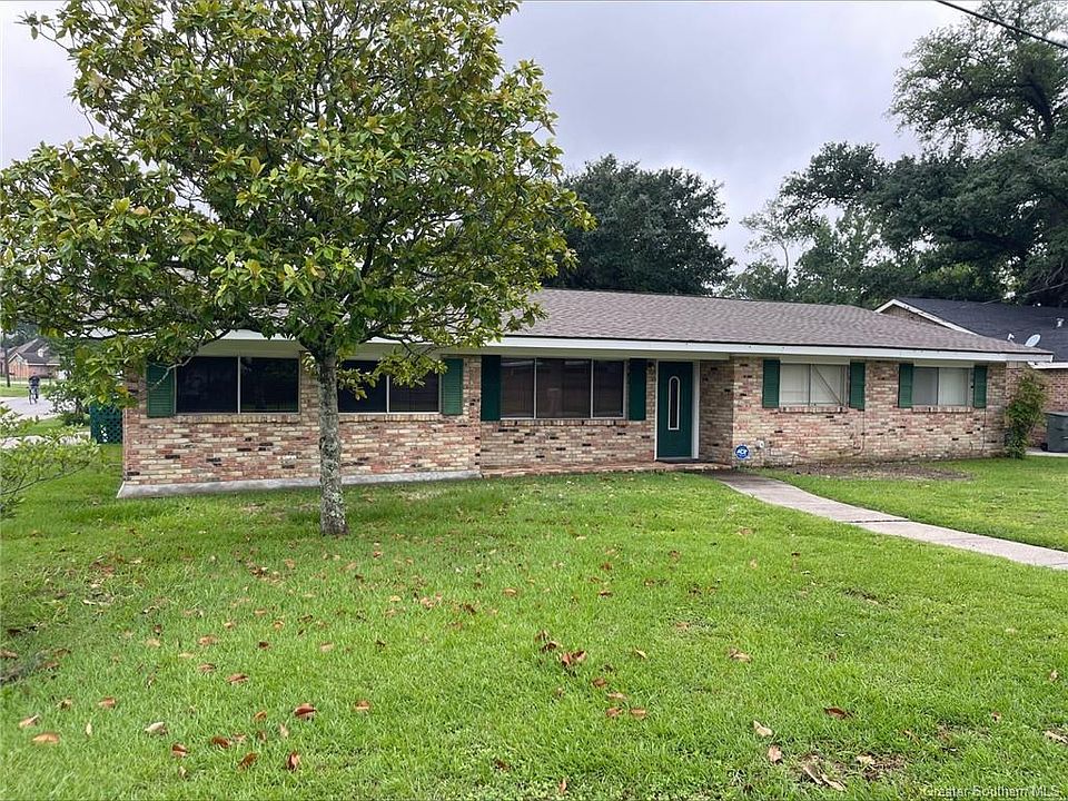 1st image of 1601 Sarah Dr