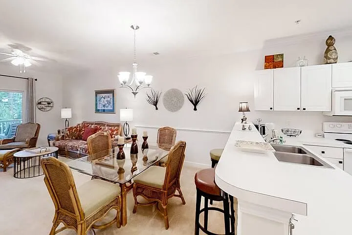 2 bed, 1050 sqft, $1,800 — Photo 3
