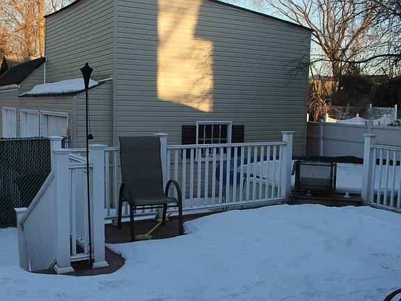 5th image of 71 Dubois Ave