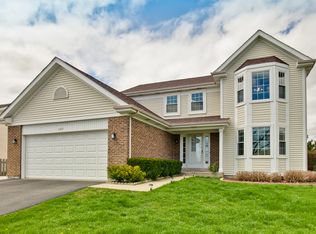 565 Red Bridge Rd, Lake Zurich, IL 60047