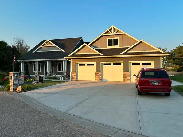 29 Lillian Ln, Doniphan, NE 68832