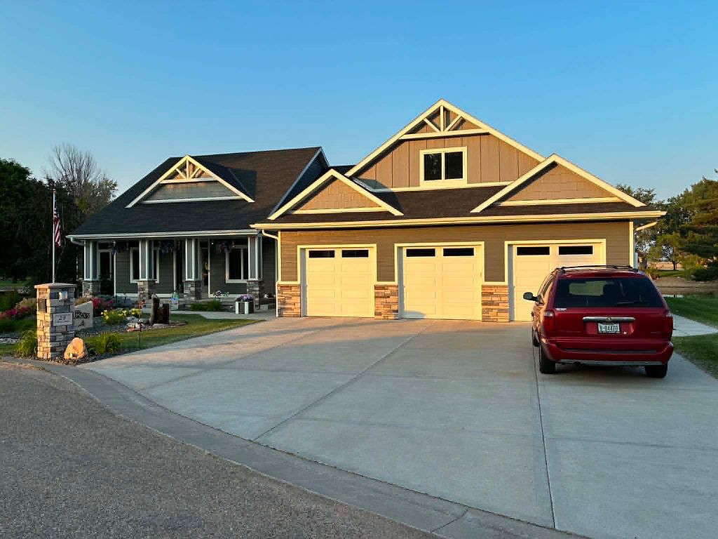29 Lillian Ln - Property Image