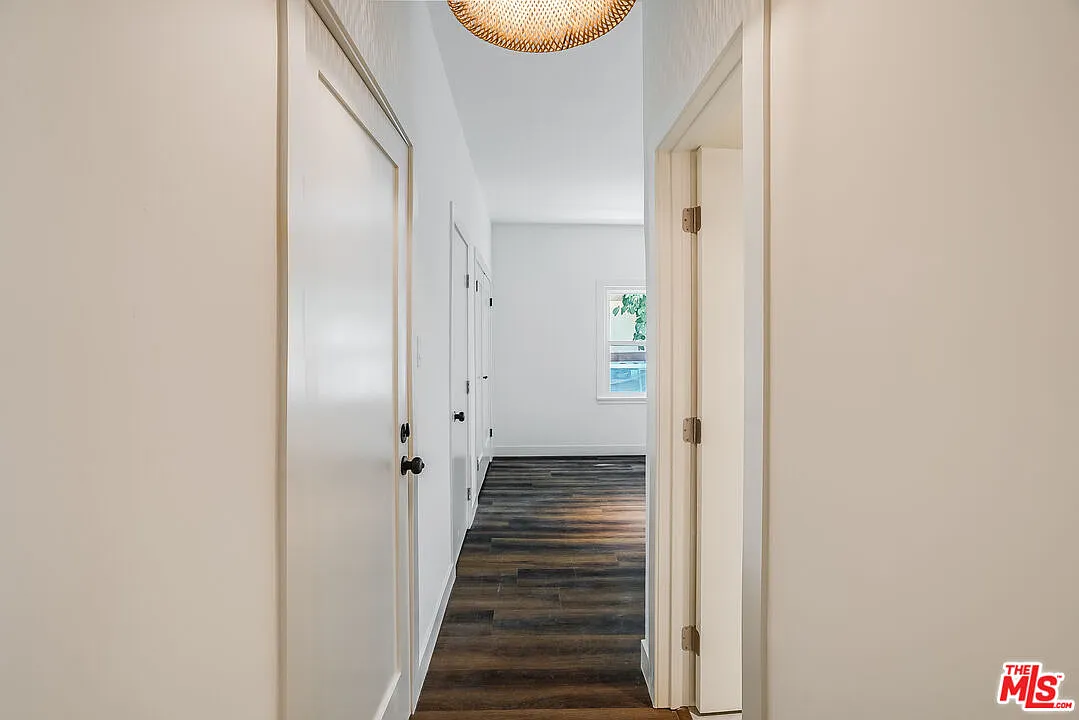 Building Photo - 151 N Swall Dr #3