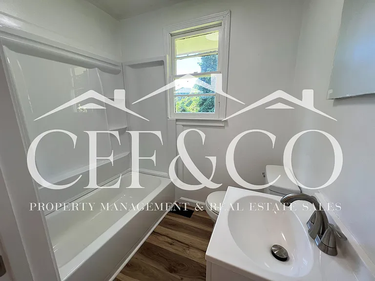 228 Caulder Cir — Photo 3