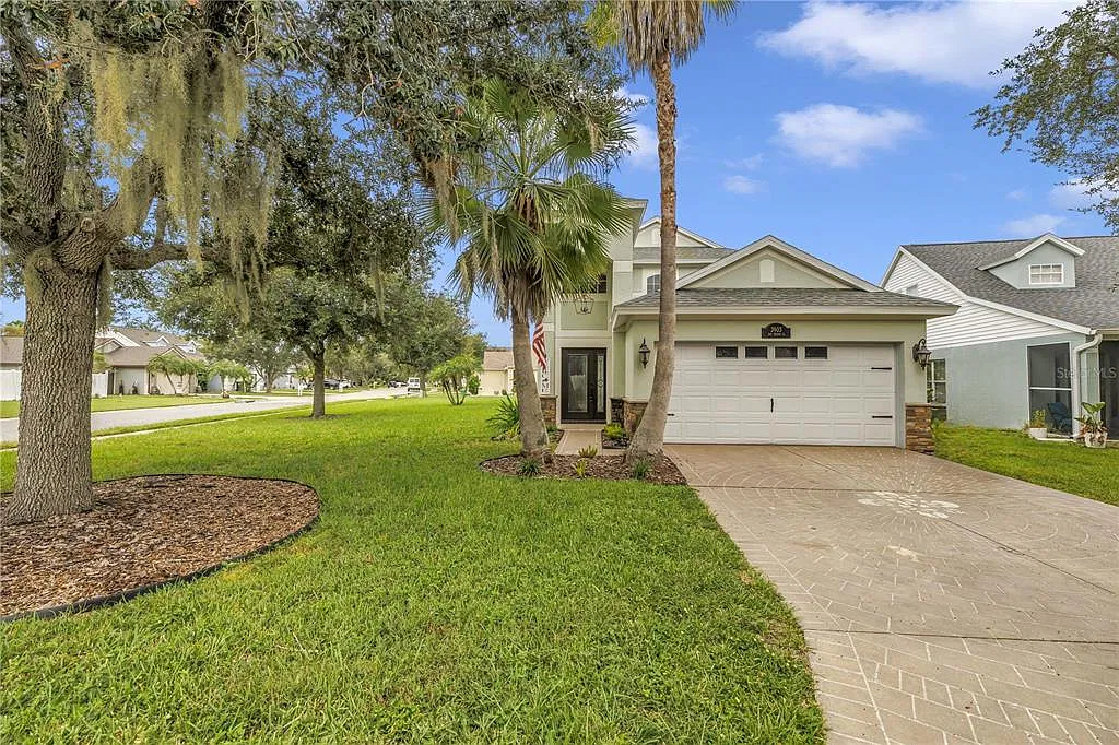 3 bed, 2.5 bath, 1624 sqft, $2,400 — Photo 2
