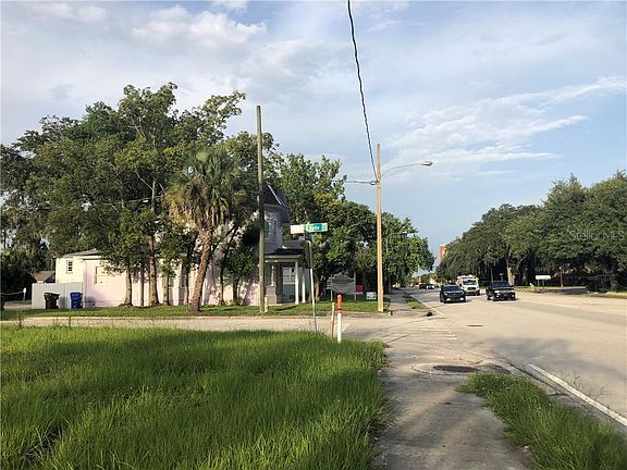 5th image of 903 Emmett St