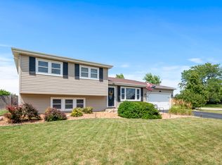 701 Lake Ct, New Lenox, IL 60451