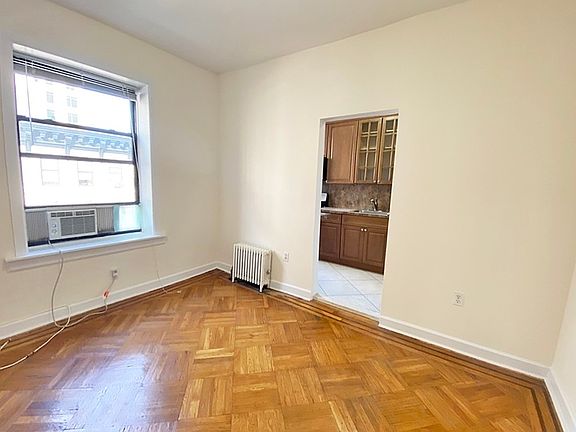 3rd image of 204 W 94th St #6CC