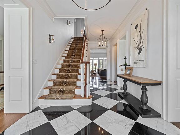 3rd image of 208 Willoughby Blvd