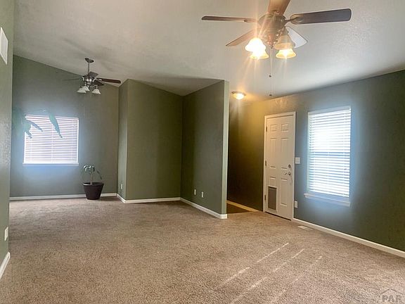 2nd image of 2320 Meadowlark Ln