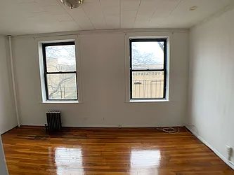 Rented by Laura Nguyen, LREB