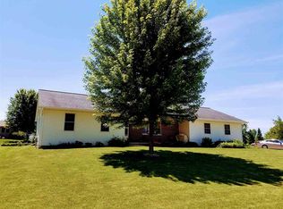 1516 Cedarhurst Dr, New London, WI 54961